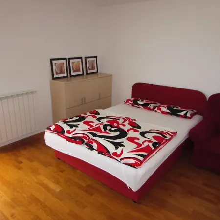 Apartman With A Parking Space - 13997