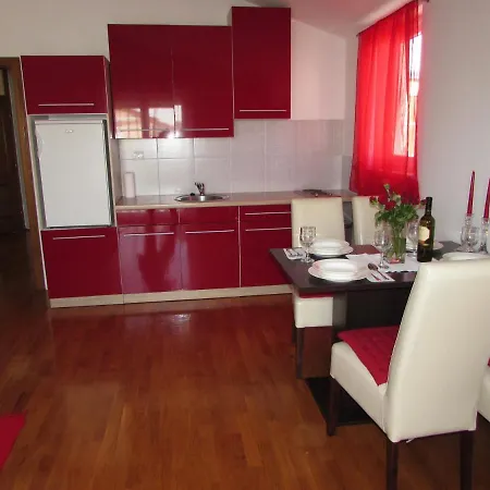 Apartman With A Parking Space - 13997