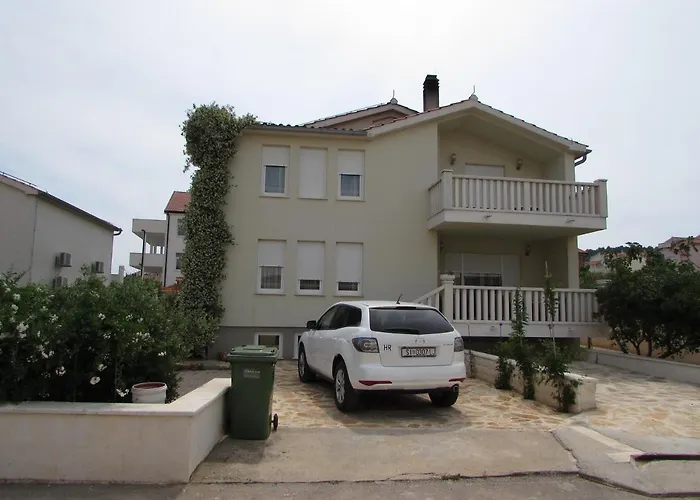 With A Parking Space - 13997 *